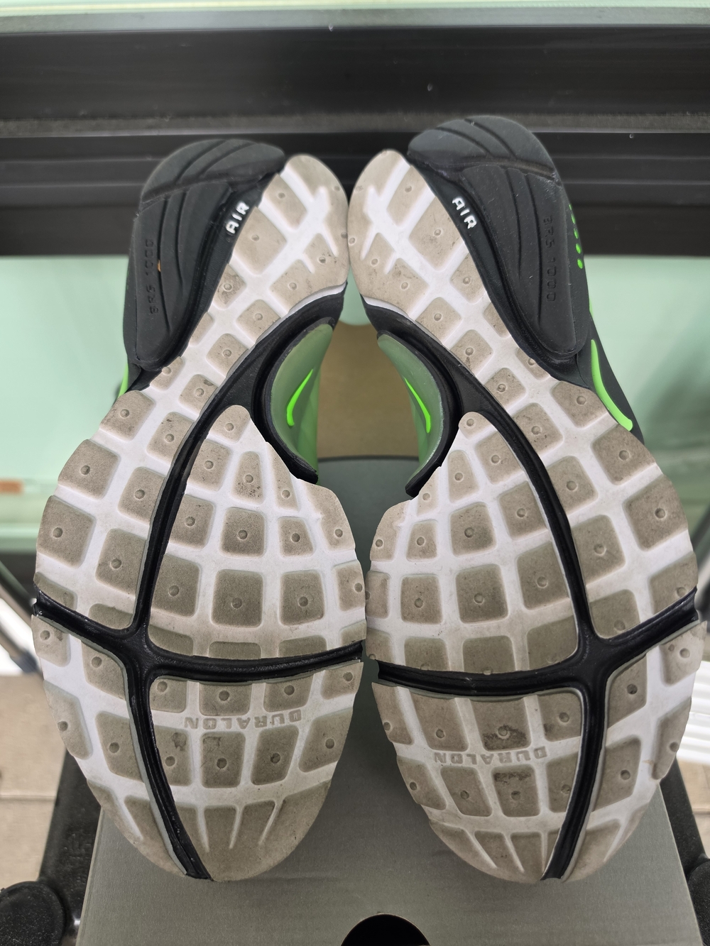 Nike Presto Green Geometric Athletic Sneakers - Picture 4 of 6